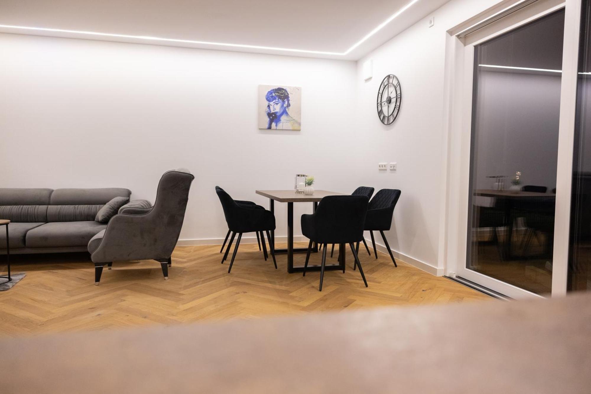 Neubau Apartment Mit Kamin Und Terrasse In Premium Lage Parkplatz Inklusive Μπίλεφελντ Εξωτερικό φωτογραφία